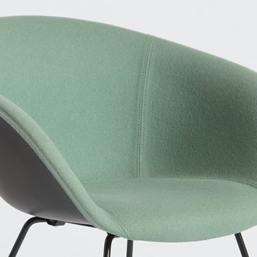 Duna 02 Sled Chair | Designer Office Chairs