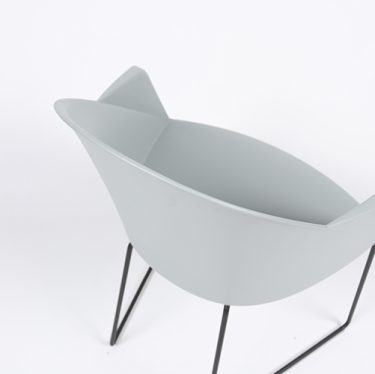 Cila Sled Armchair | Designer Lounge Chairs