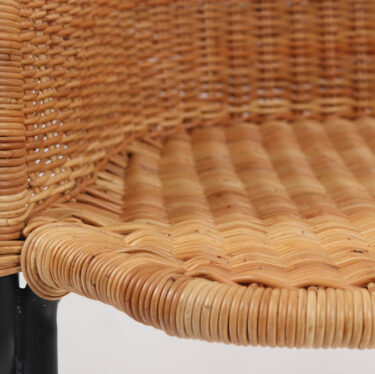 Kaki Lounge Chair | Designer Lounge Chairs