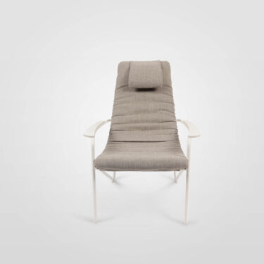 Calma Lounge Chair & Ottoman | Designer Lounge Chairs, Outdoor Seating