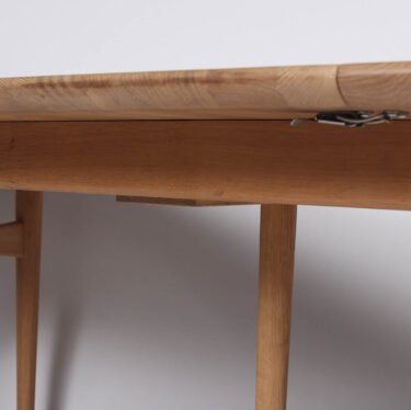 Oya Dining Table | Designer Dining Tables