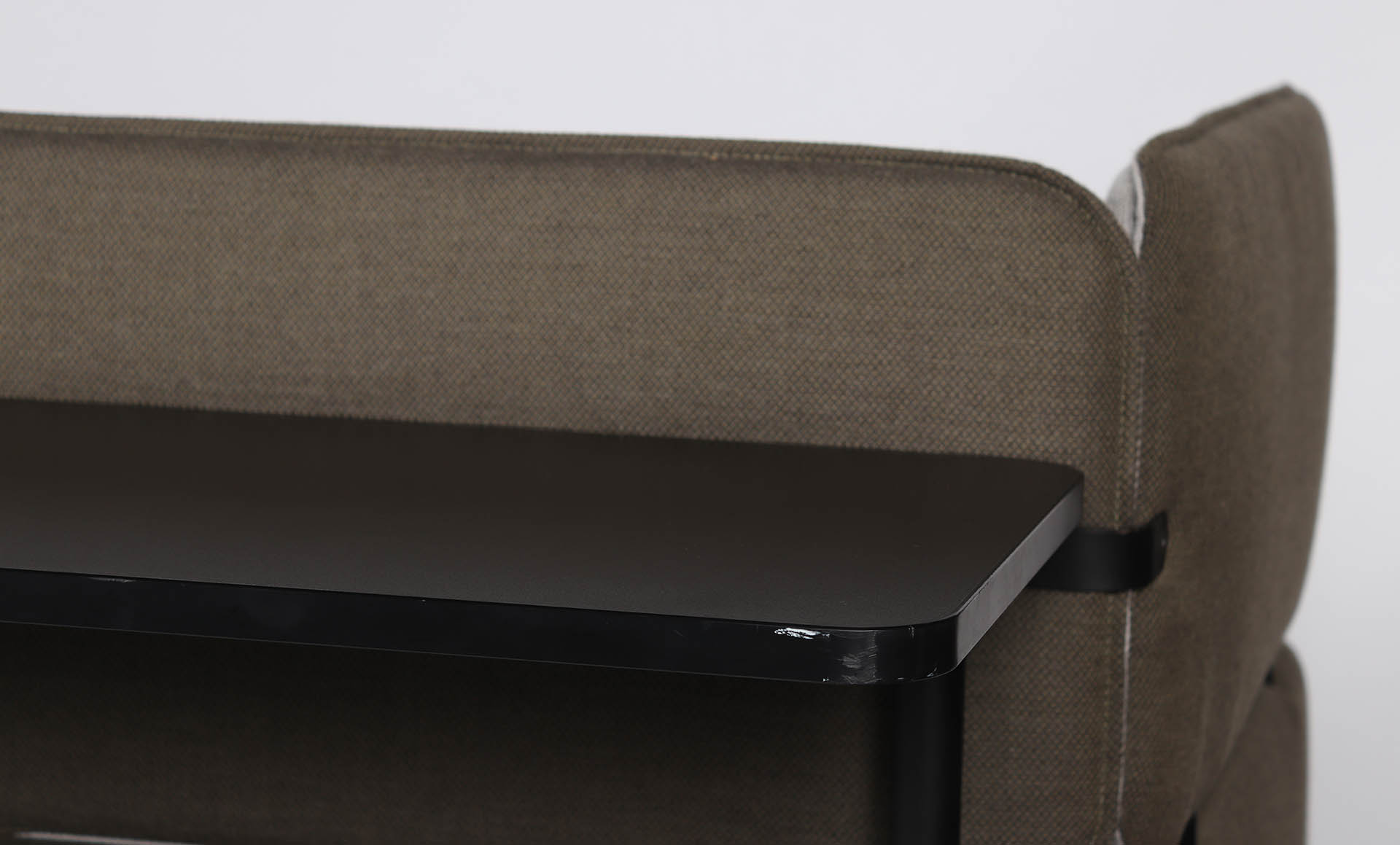 Adapt 3-Seat Midback Lounge With Rear Table - Image 16