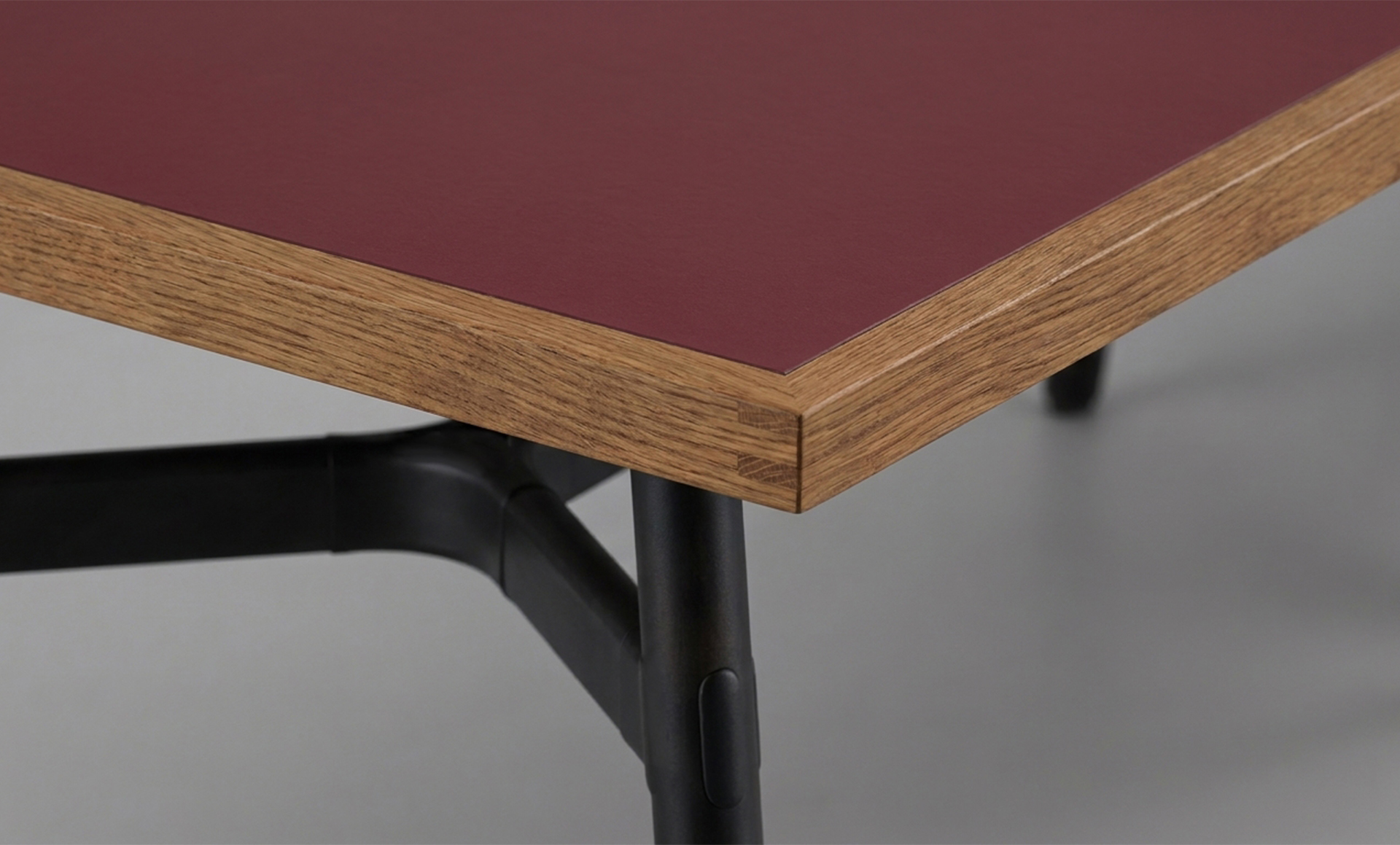 Okidoki Meeting Table - Image 4