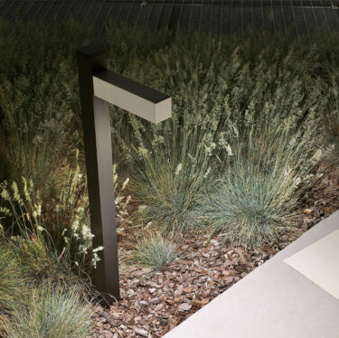 Walking Palo – Pole 600 – 1 Head – A 60H Outdoor Floor Lamp | Designer Lighting
